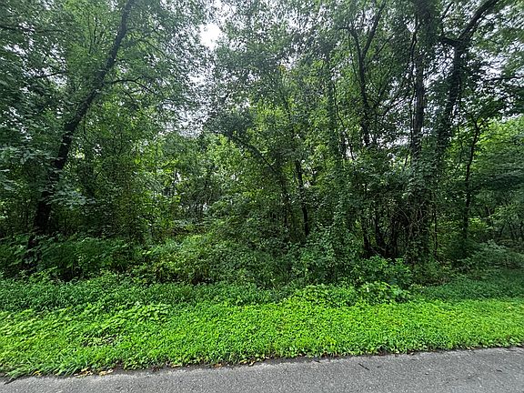 3rd image of 835 Irondale Rd