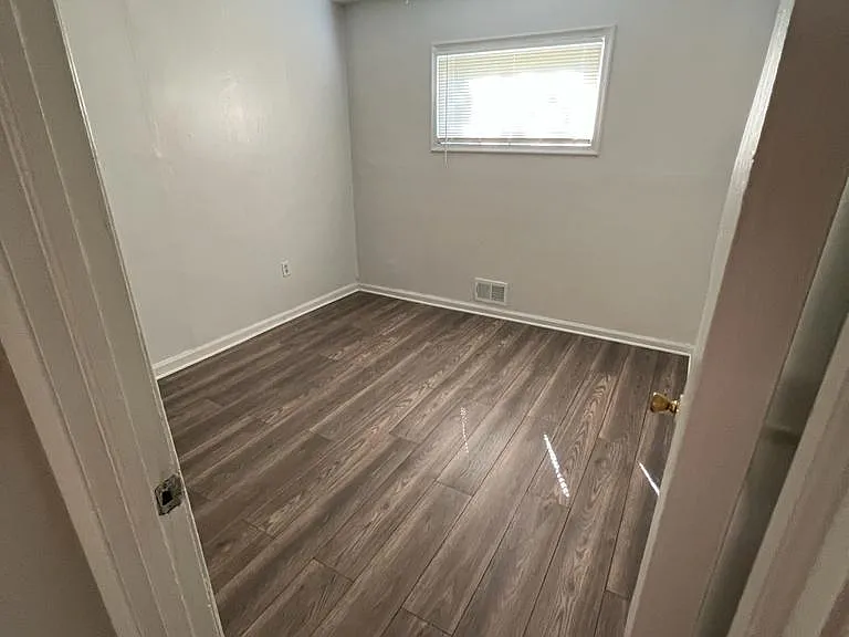 29619 Birchwood St — Photo 10