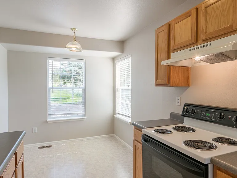 56 Vale Cir — Photo 9