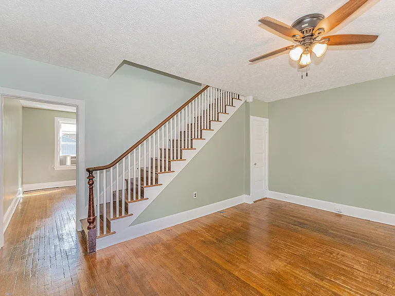 3028 W Leigh St — Photo 6