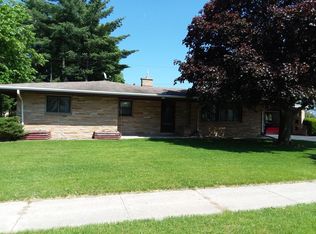 425 Clear View Dr, West Bend, WI 53090