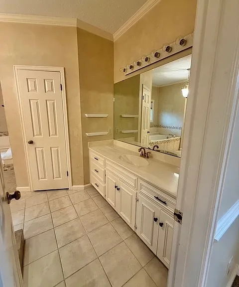 8200 Harrogate Hl — Photo 13
