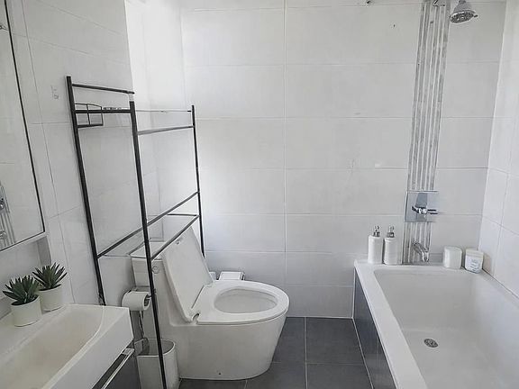 4th image of 40 Malcolm X Blvd APT 4B