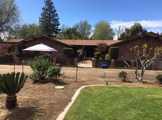 3745 N McCall Ave, Sanger, CA 93657