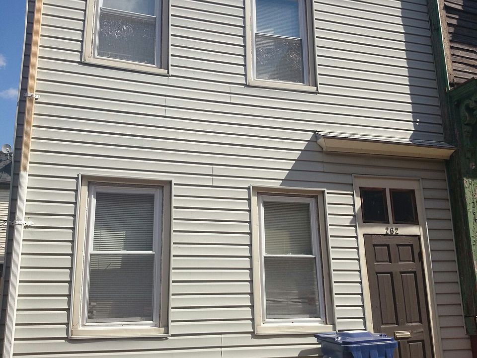 2nd image of 262 Bowen St