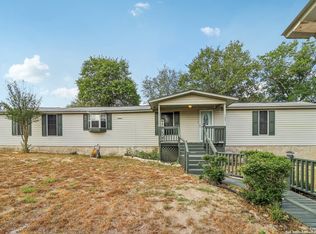 125 Moss Ln, Adkins, TX 78101