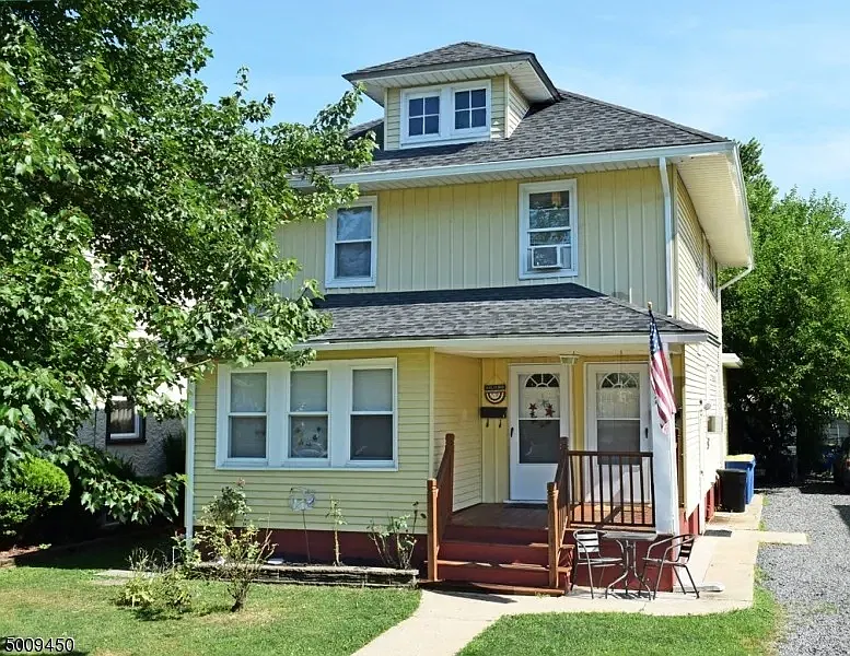 2 bed, $2,500 — Photo 1