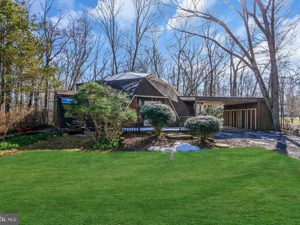 145 Woods Rd, East Windsor, NJ 08520