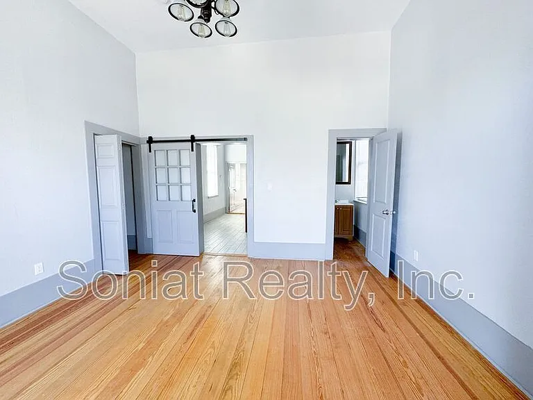3216 Banks St — Photo 9