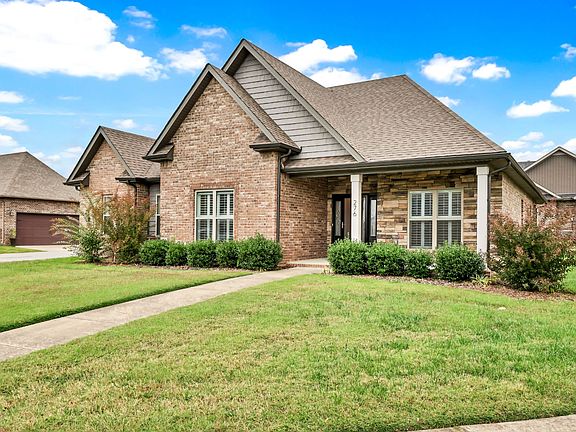 5th image of 276 Dorchester Cir