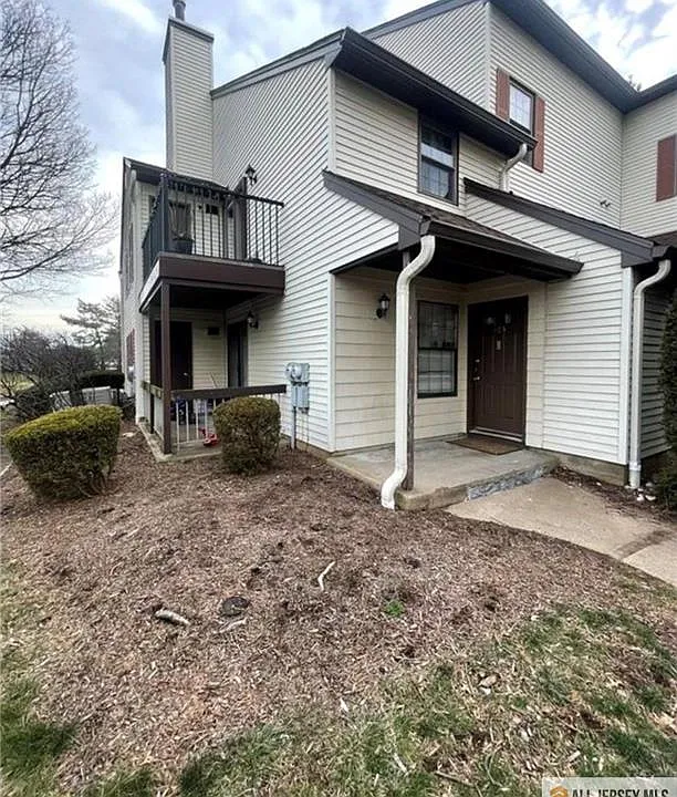 103 Woodbridge Cmns #103
