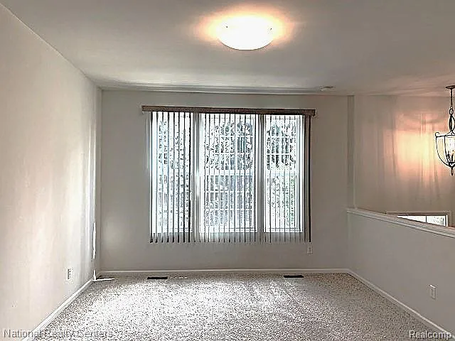 44635 Ellery Ln — Photo 3