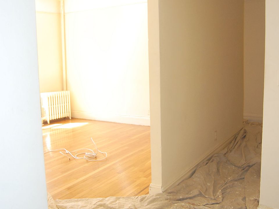 2nd image of 3405 44th St APT 1A
