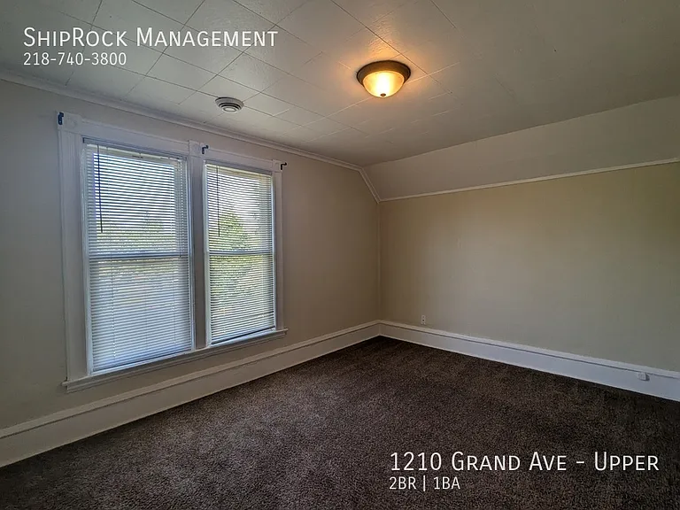 1210 Grand Ave #UPPER — Photo 10