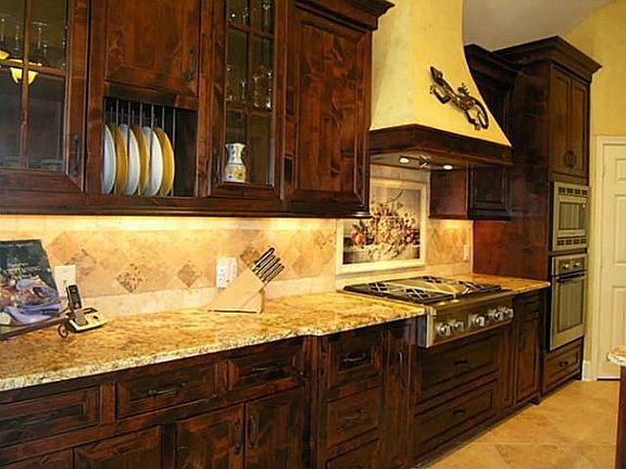 3rd image of 1301 Wildflower Ln