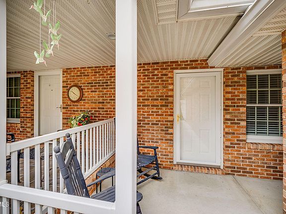 3rd image of 428 Alexander Ave #428