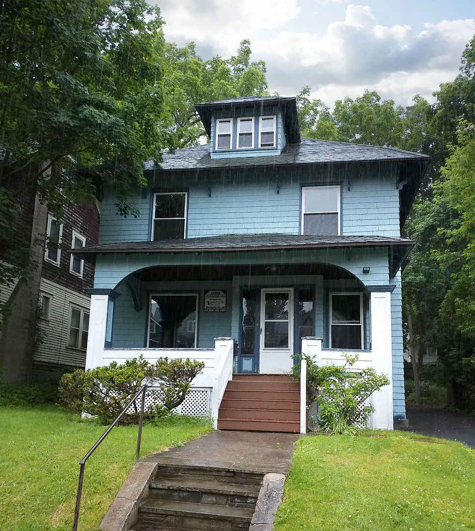 960 Lancaster Ave - Available 6/1/27 - Single Family Home — Photo 1