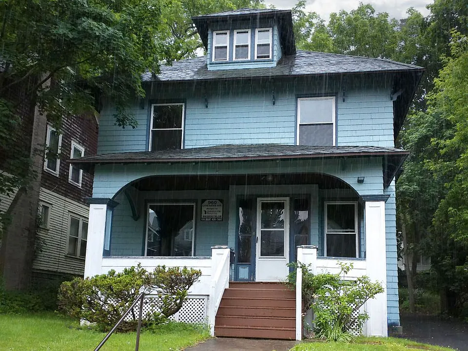 960 Lancaster Ave