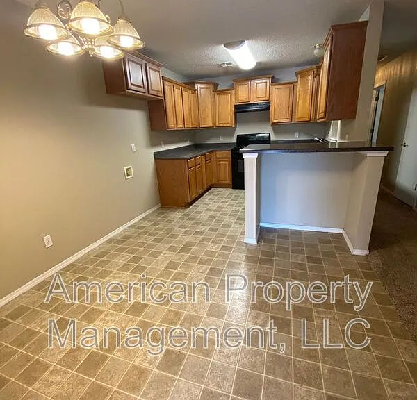4714 NE Wisconsin St — Photo 29