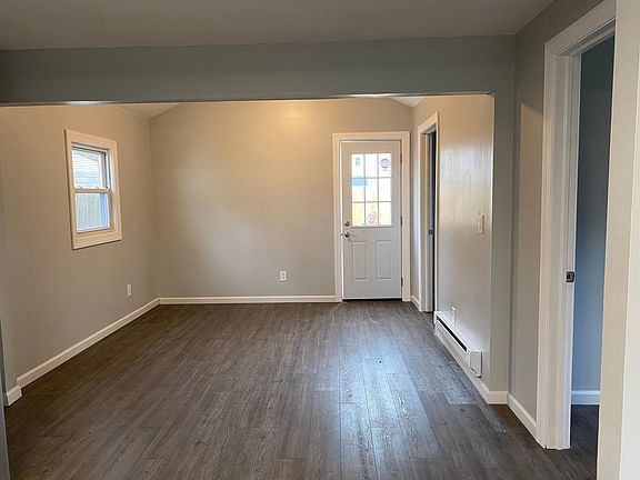 5th image of 33 Whittier Dr
