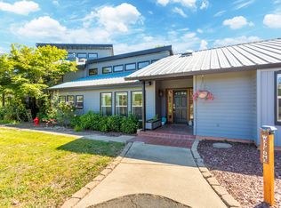 15945 Frontiersman Dr, Redding, CA 96001