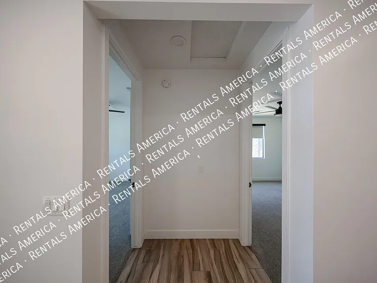 2418 E Amelia Ave — Photo 19