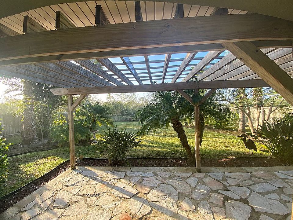 2nd image of 16 Spyglass Hill Dr