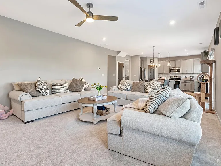 5817 Montrose Ct — Photo 17