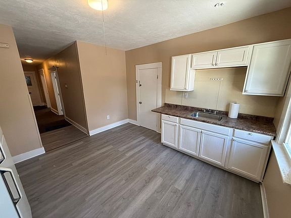 4th image of 432 Sumner Ave