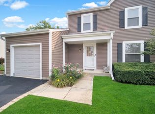 2575 Prairieview Ln N, Aurora, IL 60502