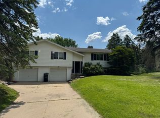 3007 Ashford Ln, Madison, WI 53713