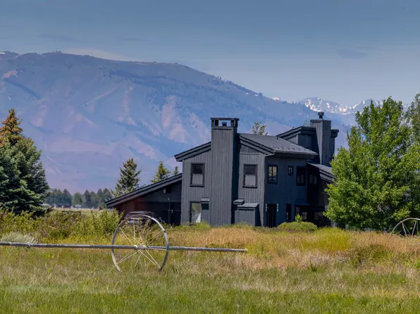 217 Kingsbury Ln, Bellevue, ID 83313