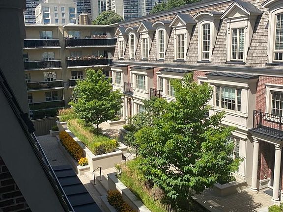 2nd image of 6 Parkwood Ave #314
