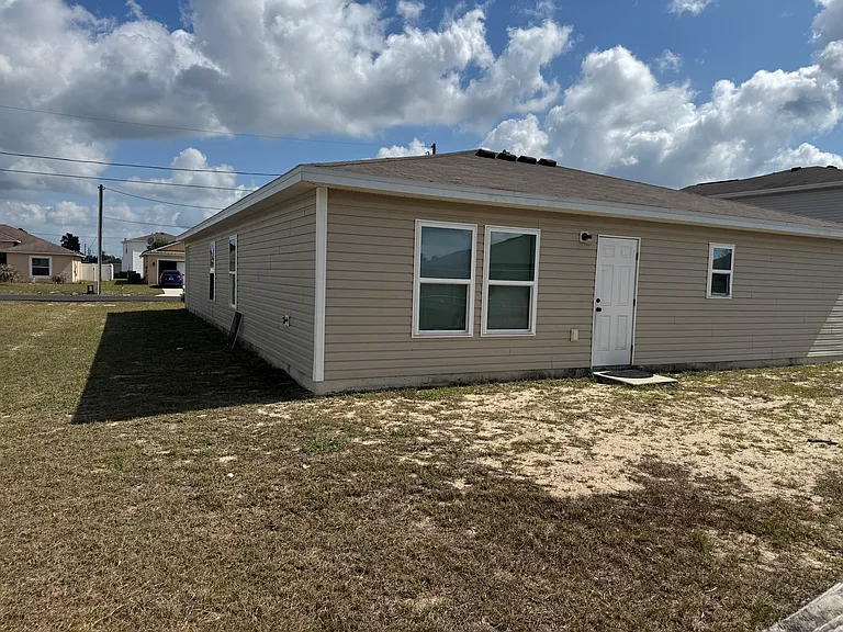 108 Tulip Ln — Photo 5