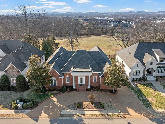 3rd image of 71 Blue Ridge Trce