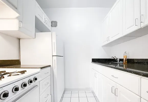 Rented by R New York | media 37