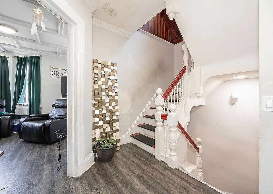 81 Chestnut St #2