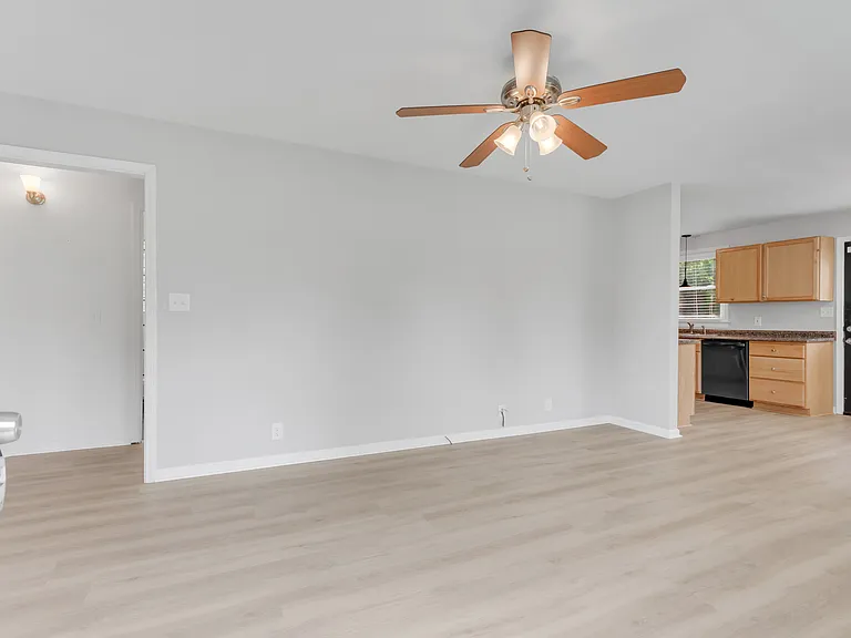 304 Lallemand Ct — Photo 4