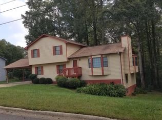 1038 Falconcrest Dr, Lawrenceville, GA 30043