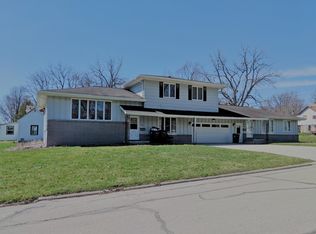 325 S Francis St, Cedar Falls, IA 50613