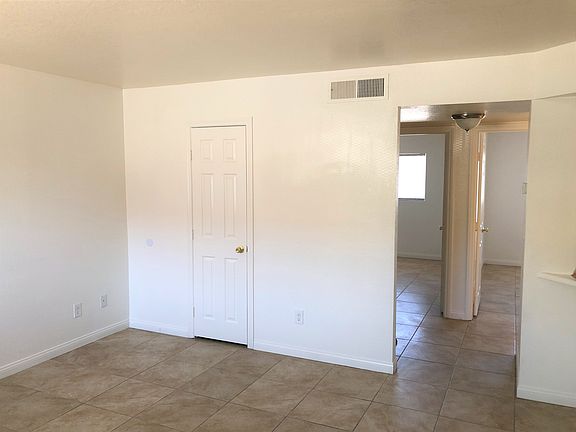 4th image of 4711 Convaire Ave APT 2