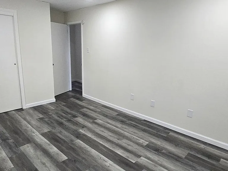 300 W Frack St — Photo 6