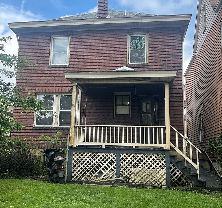 2nd image of 214 Hawkins Ave