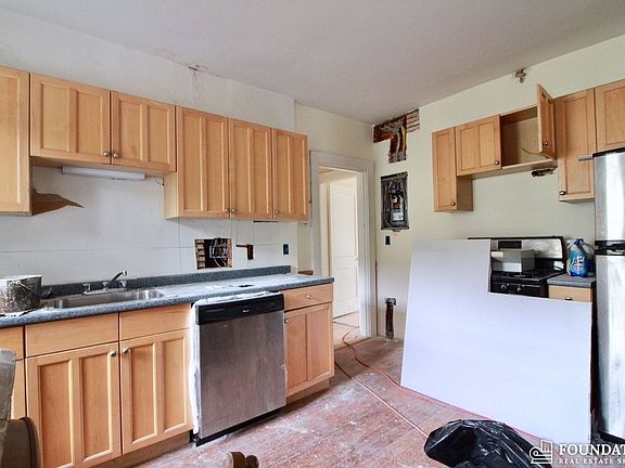 2nd image of 31 Hunnewell Ave #2