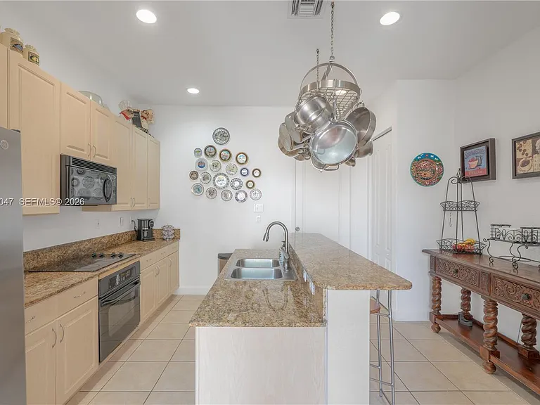 623 SW 146th Ter — Photo 27