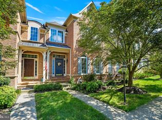 24906 Earlsford Dr, Chantilly, VA 20152