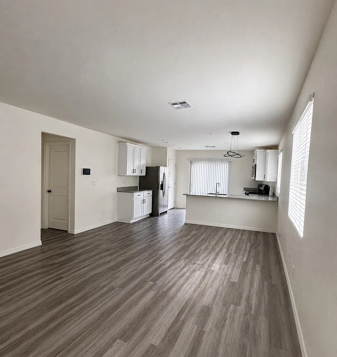 3 bed, 1475 sqft, $2,295 — Photo 2