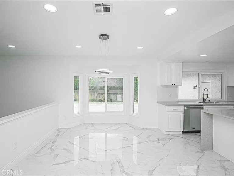 3518 N Mills Ave — Photo 14