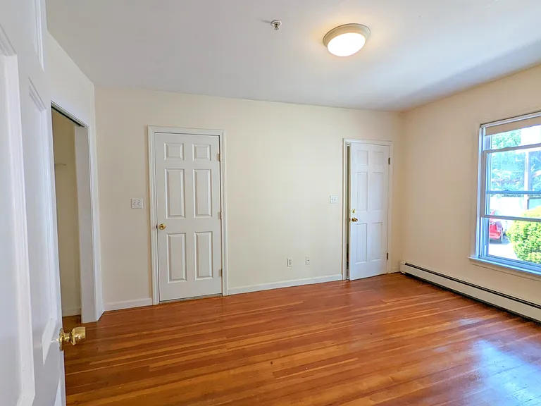 57 Locke St — Photo 13