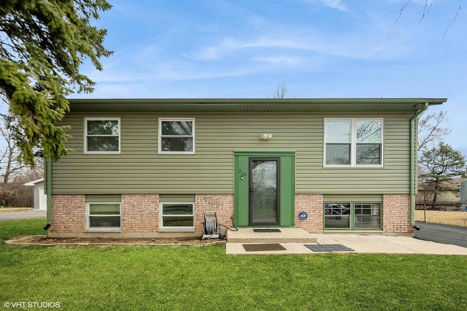 210 Pacific Dr photo 1